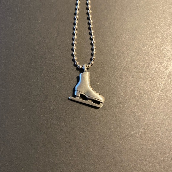 Pewter figure skate necklace - Picture 3 of 7